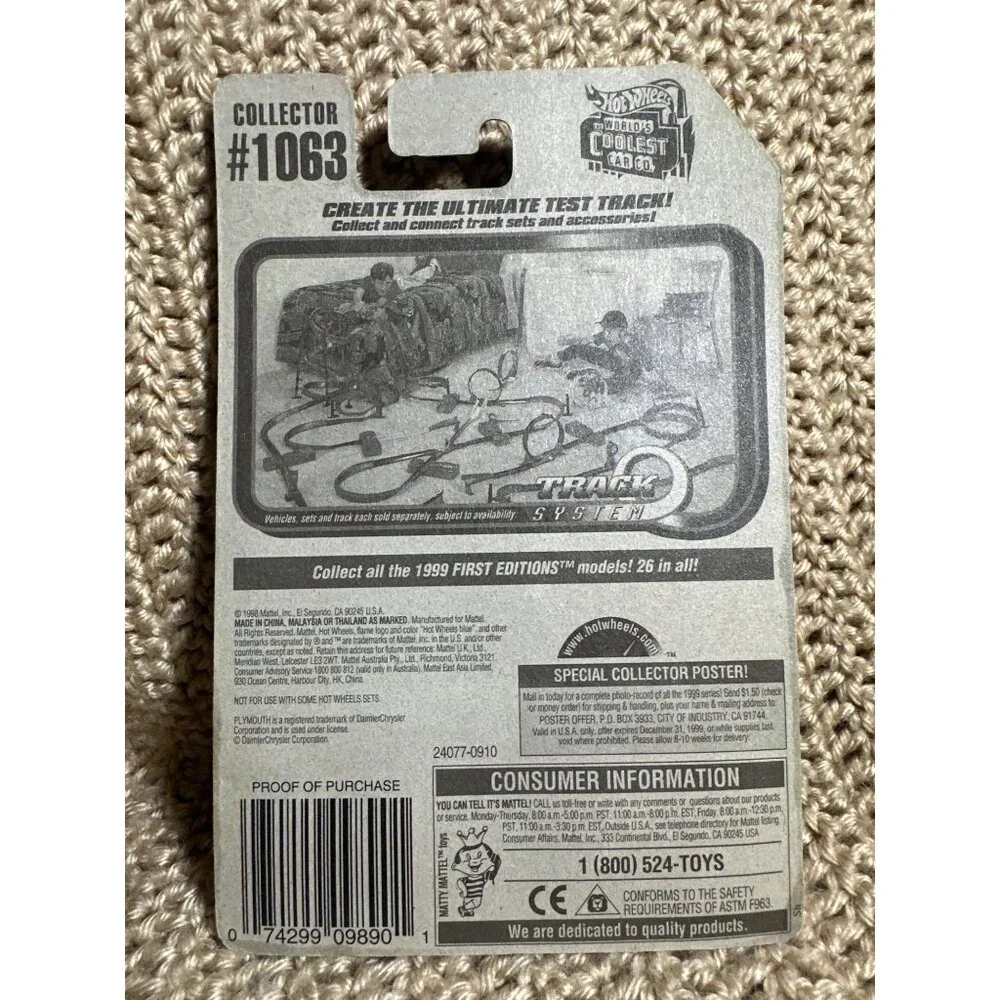 Hot Wheels 1970 Plymouth Barracuda Die-Cast Car #1063 - Picture 2 of 2